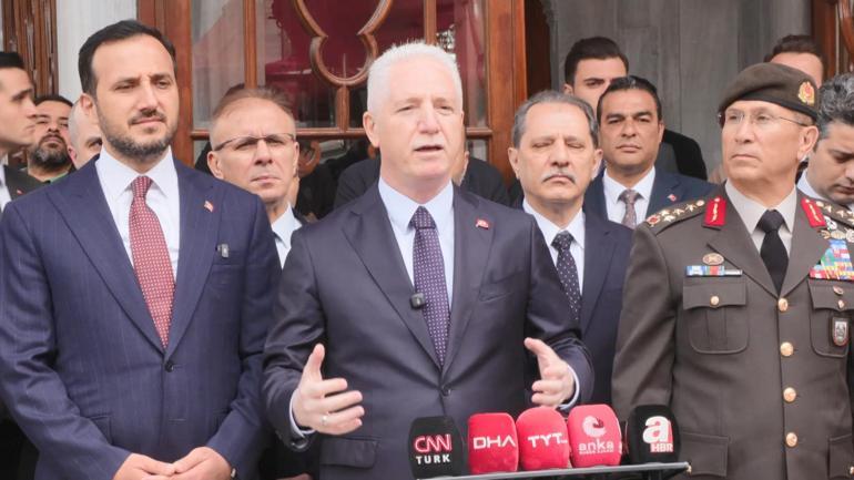 Vali Gül fethin 573üncü yıl dönümünde Fatih Sultan Mehmetin türbesini ziyaret etti