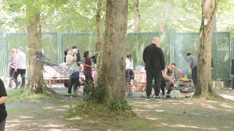 Belgrad Ormanında mangal yakıp piknik yaptılar