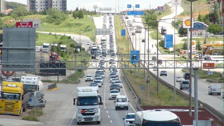 Kilit kavşak Kırıkkalede bayram dönüşü trafiği