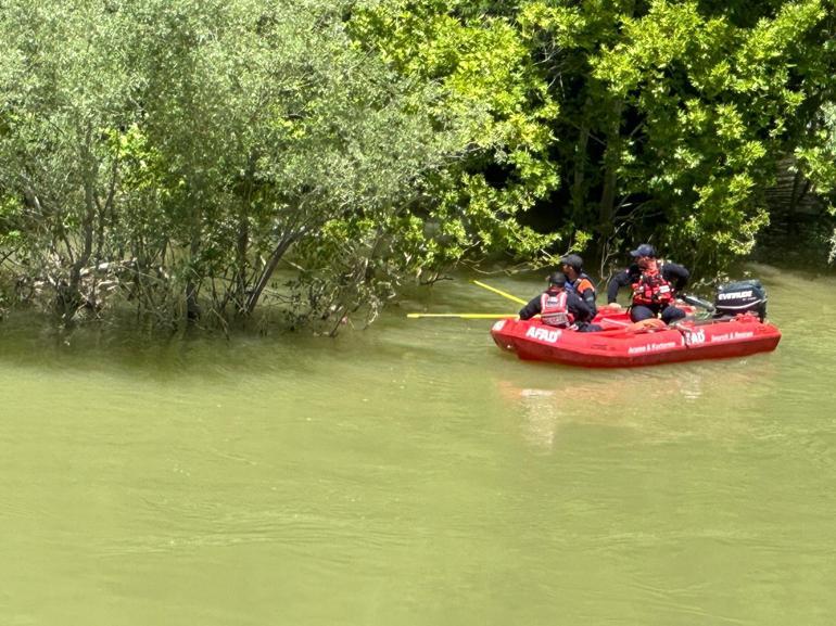 Balık tutarken nehre düşen kişiyi arama çalışmaları sürüyor