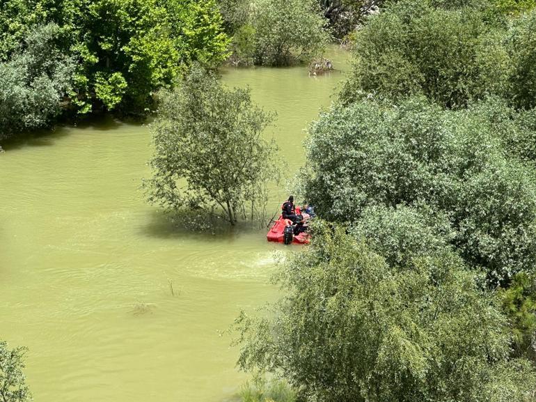Balık tutarken nehre düşen kişiyi arama çalışmaları sürüyor