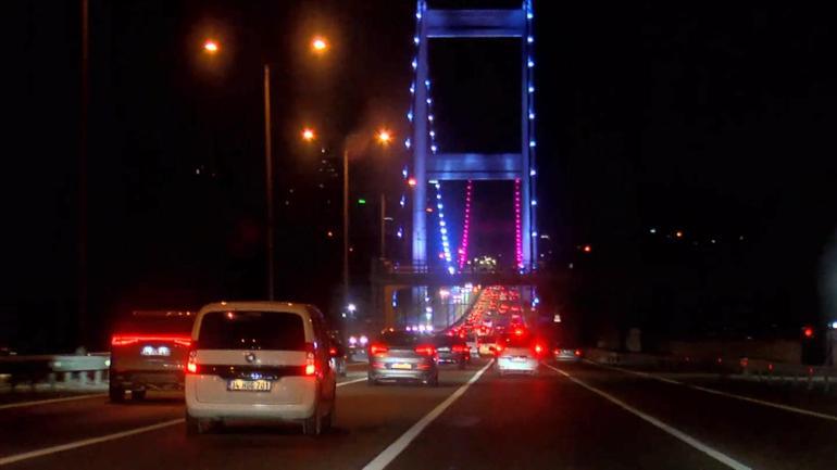 İstanbulda bayram dönüşü köprülerde trafik yoğunluğu