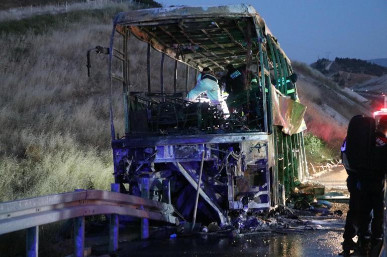 1i bebek 8 kişinin öldüğü kazadan 20 dakika önce, otobüs şoförü, arıza nedeniyle durup aracı kontrol etmiş