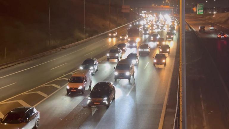 Bayram tatili dönüşü İstanbul girişinde trafik yoğunluğu