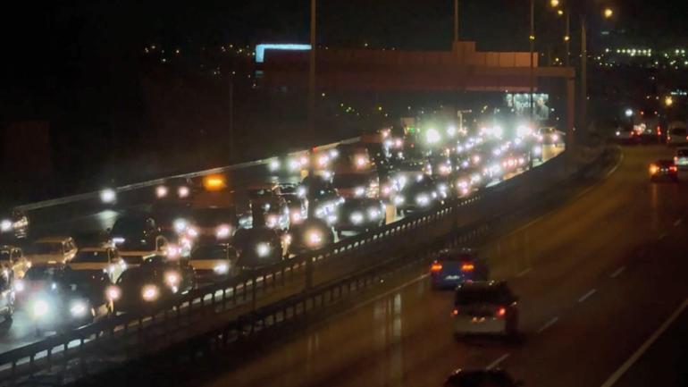 Bayram tatili dönüşü İstanbul girişinde trafik yoğunluğu