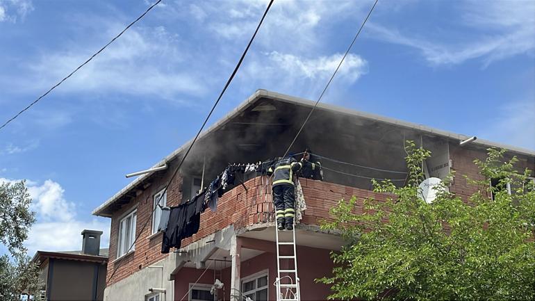 Boş binada yangın çıktı, bitişik evdeki anne ile kızı dumandan etkilendi
