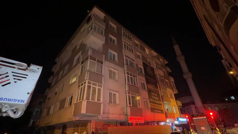 Avcılarda merdiveni çöken ve kolonlarından sesler gelen 5 katlı bina tahliye edildi