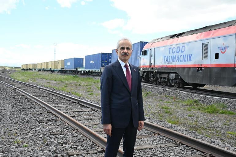 BTK Demir Yolu Hattının tam kapasite işletimi için resmi açılış töreni düzenlendi