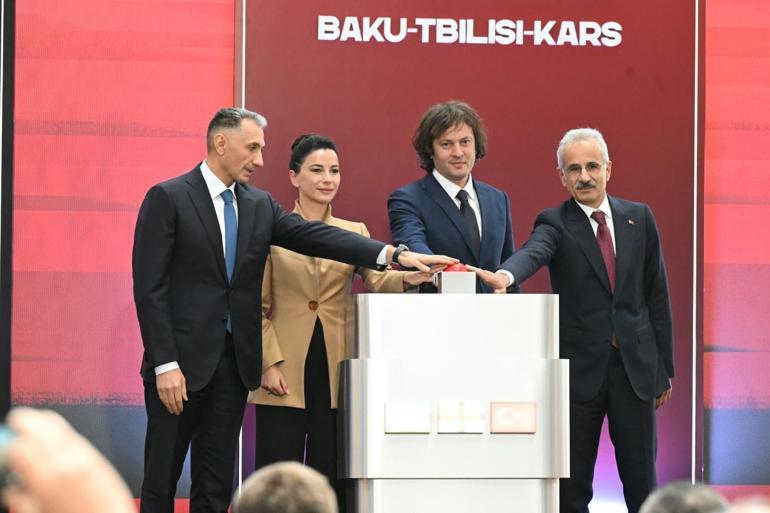 BTK Demir Yolu Hattının tam kapasite işletimi için resmi açılış töreni düzenlendi