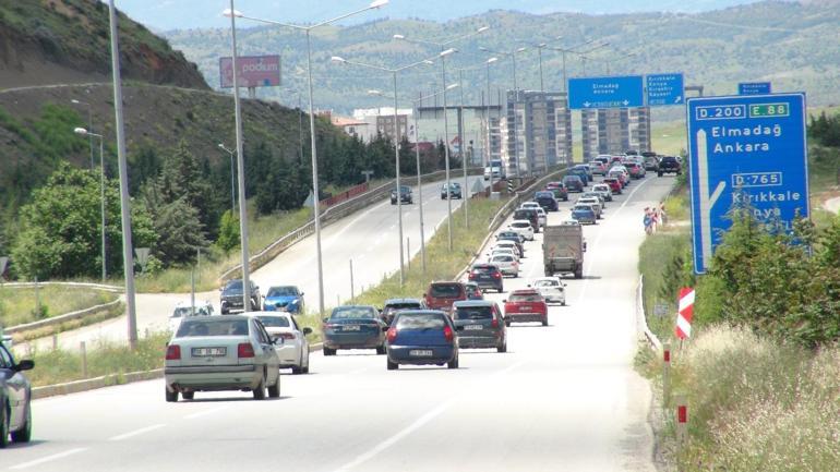 Kilit kavşak Kırıkkaleden bayram tatilinde 1,5 milyon araç geçti