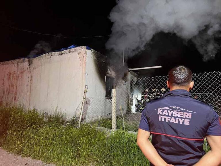 Kayseri’de metruk evde çıkan yangın söndürüldü