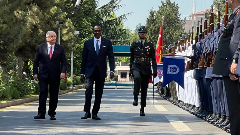 Bakan Güler, Kamerunlu mevkidaşı Assomo ile bir araya geldi