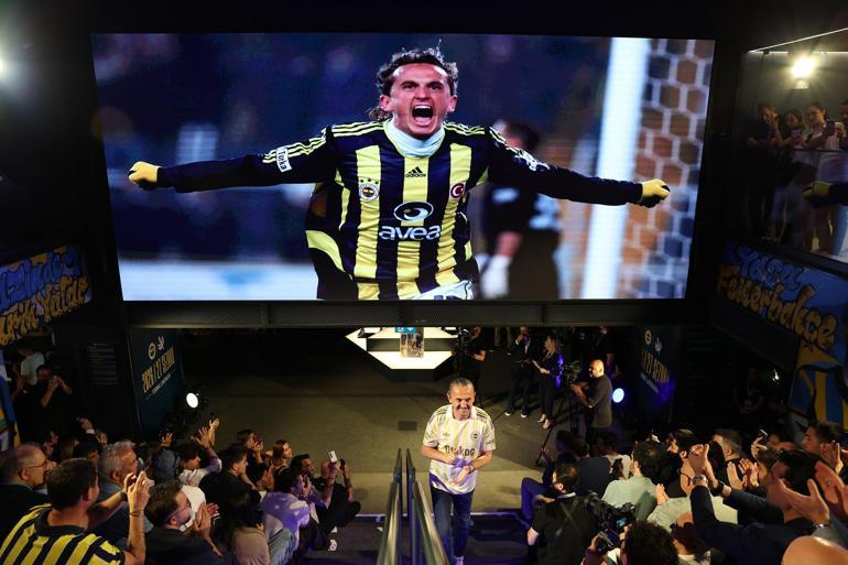 Fenerbahçe, 120’nci yıla özel yeni sezon formalarını tanıttı