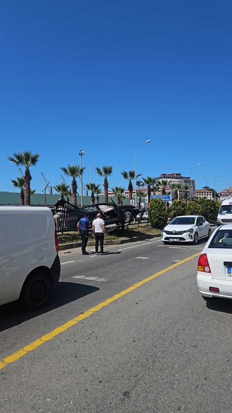 İki otomobilin çarpıştığı kaza kamerada; 4 yaralı