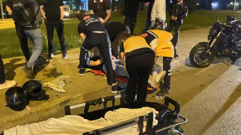 Kontrolden çıkan motosiklet, emniyet şeridindeki 2 motosiklete çarptı; 3 yaralı