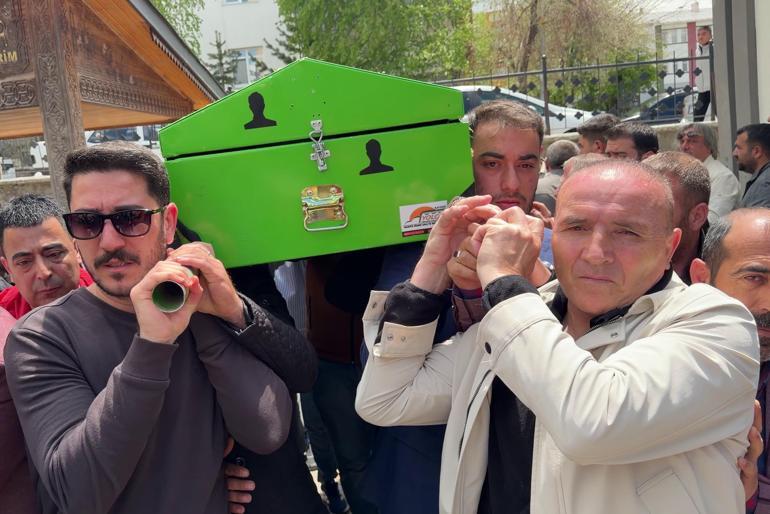 Dili boğazına kaçan kız kardeşini kurtardı, kalp krizinden öldü