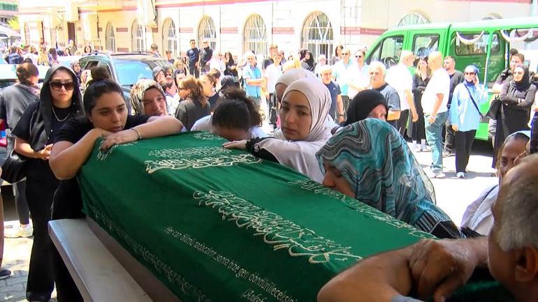 İzmirde öldürülen Polat ailesinin koruması için cenaze töreni: Dilan Polat ayakta durmakta güçlük çekti