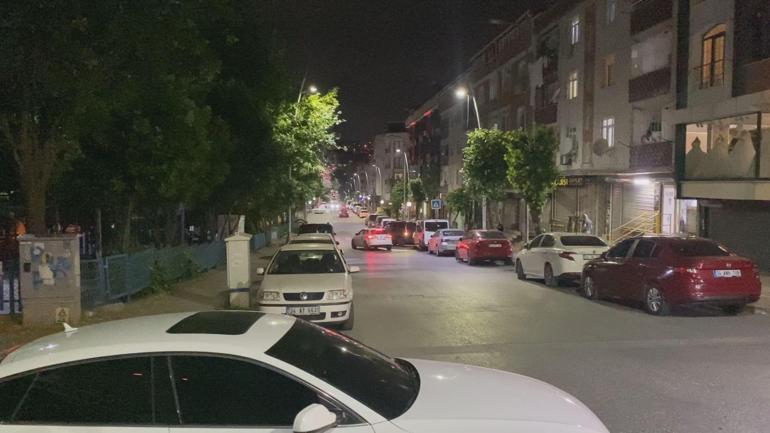 Sultangazide trafik kazasının ardından çıkan bıçaklı kavga kamerada: 1 ölü, 2 yaralı