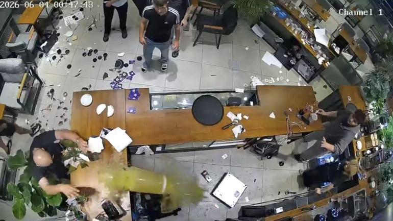 Avcılarda baristaya sarkıntılık iddiası; kafeyi dağıtıp çalışana saldırdı: Kafamda cam parçaları vardı