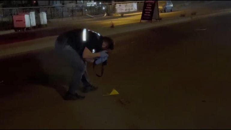 Beylikdüzünde kafede tartıştığı kişi tarafından aracına ateş açıldı