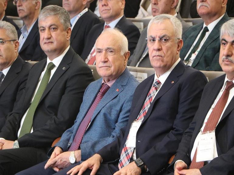 Cemil Çiçek: Yeteri kadar kaliteli kanun çıkaramıyoruz
