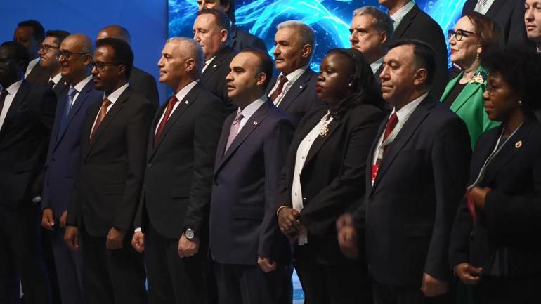Bakan Kacır: 2030a kadar 5 milyar avronun üzerinde sanayi karbonsuzlaştırma yatırımını desteklemeyi hedefliyoruz