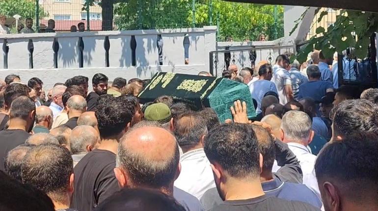 Sultangazide trafik kazası sonrası bıçaklı saldırıda öldürülen Baran Fakhani son yolculuğuna uğurlandı