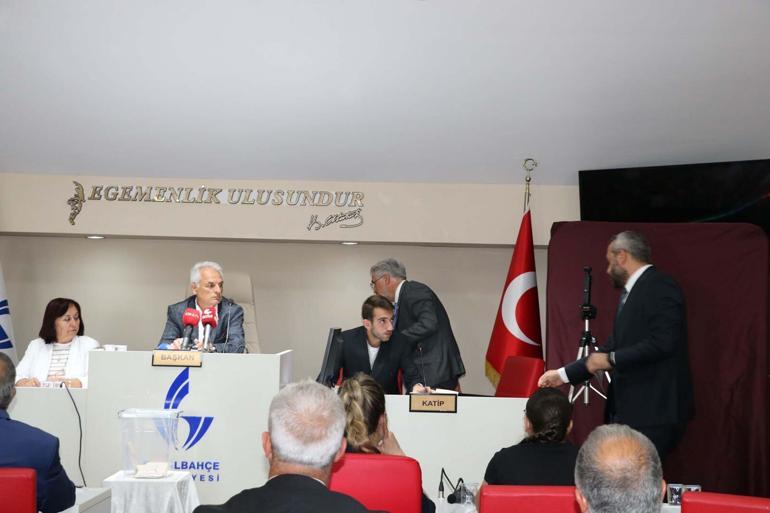 Güzelbahçede Belediye Başkan Vekili Ayşe Akın oldu