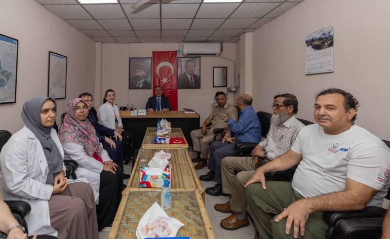 Dışişleri Bakanı Fidan, Bangladeşte mülteci kamplarını ziyaret etti
