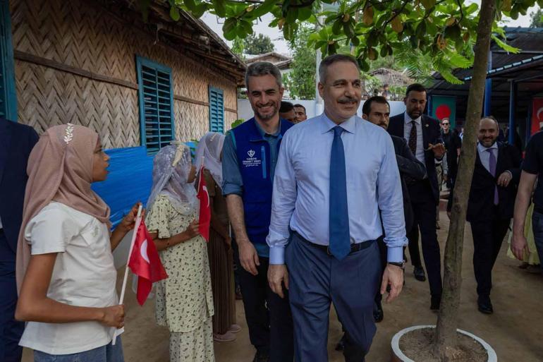 Dışişleri Bakanı Fidan, Bangladeşte mülteci kamplarını ziyaret etti