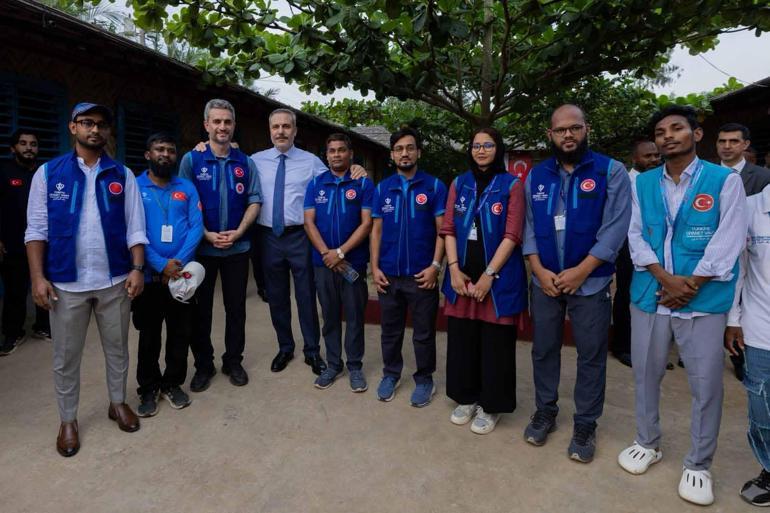 Dışişleri Bakanı Fidan, Bangladeşte mülteci kamplarını ziyaret etti