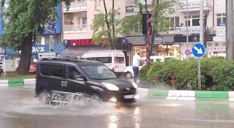 Bursa’da sağanak ve dolu etkili oldu
