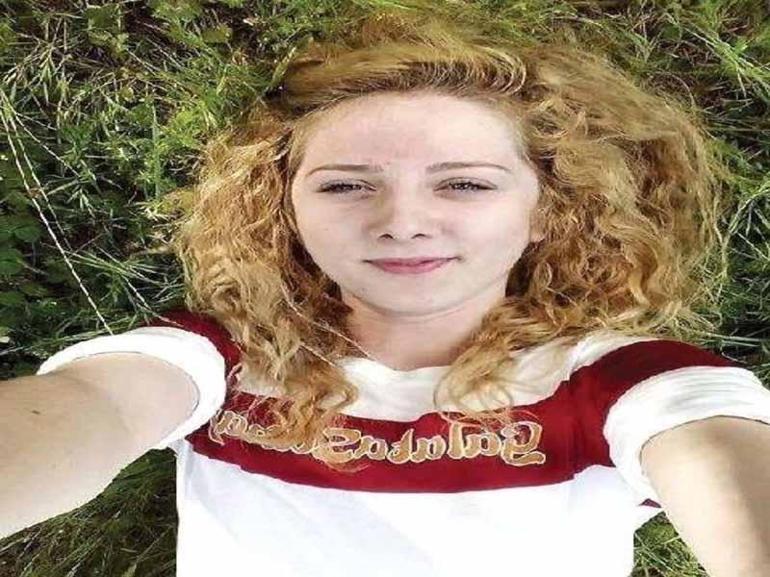 Kazada ölen motosiklet sürücüsü, 11 yıl sonra aynı kaderi paylaştığı ablasının yanında toprağa verildi