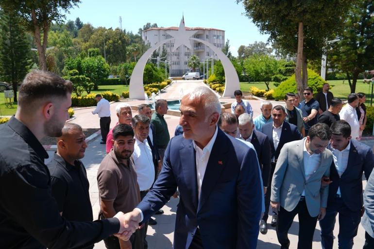 Bakan Ersoy, Antalyalı çiftin nikah şahidi oldu