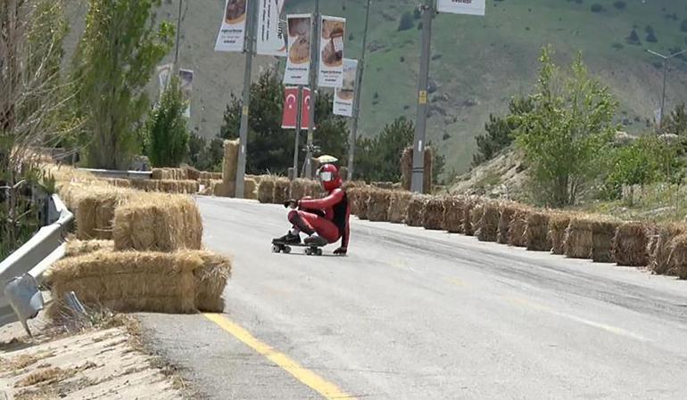 Dünya Kaykay İniş Şampiyonası Ergan Dağında başladı