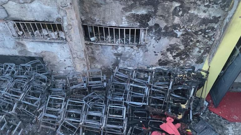 Esenyurtta 3 katlı okulda çıkan yangın söndürüldü