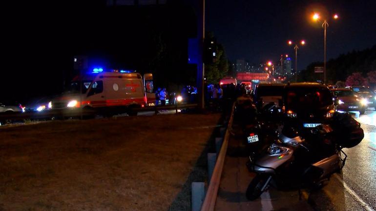 Bayrampaşada otomobil ile çarpışan motosikletin sürücüsü yaralandı