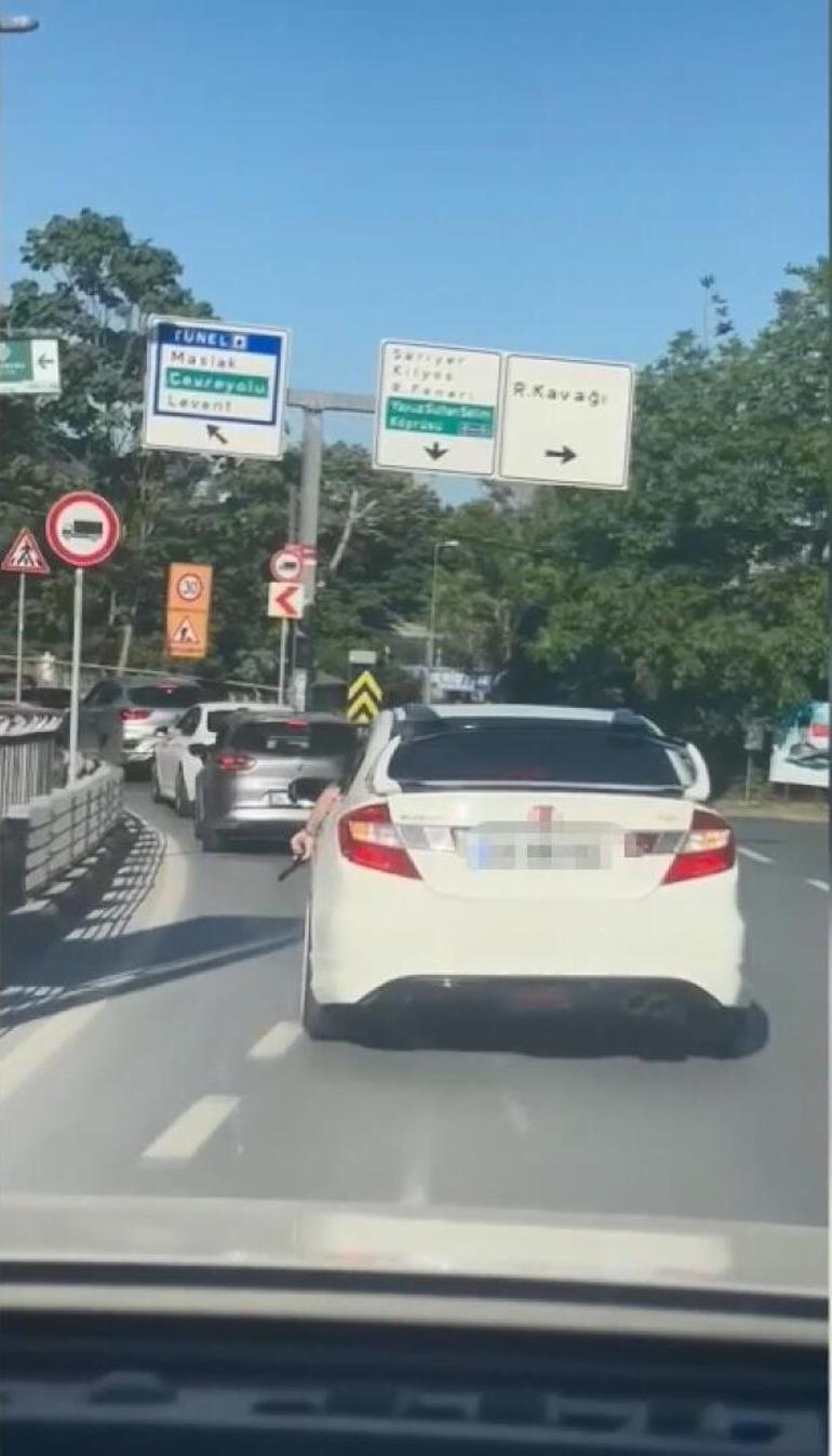 Sarıyer’de trafikte araçtan silah gösteren şüpheli yakalandı; silah oyuncak çıktı