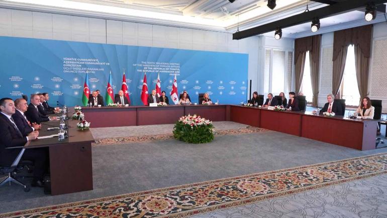 Türkiye-Azerbaycan-Gürcistan Üçlü Dışişleri Bakanları Toplantısı İstanbulda başladı