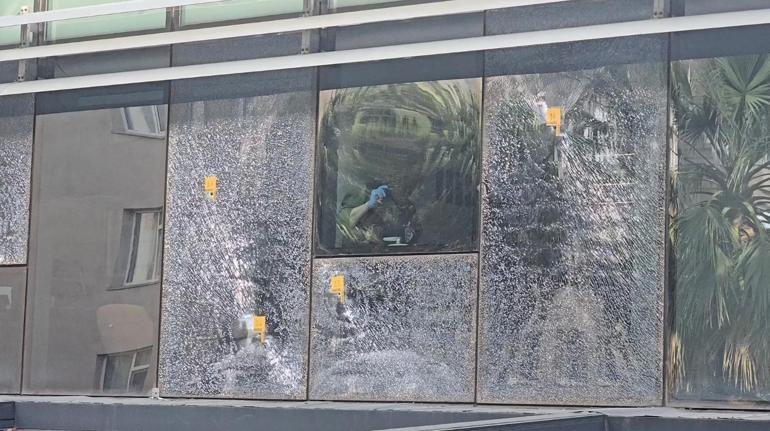 Beykozda iş merkezine silahlı saldırı; şüpheliler motosikletle kaçtı