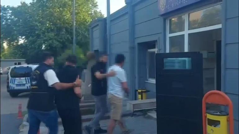 Beylikdüzünde 1 kişinin öldüğü metrobüsteki yan bakma kavgası kamerada; oğul tutuklandı baba serbest