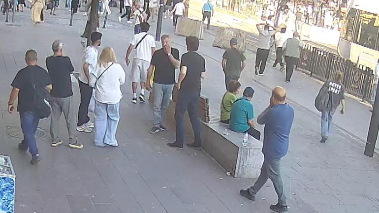 Fatihte 6 yaşındaki çocuk raylara düşüp tramvayın altında kalarak öldü; panik anları kamerada