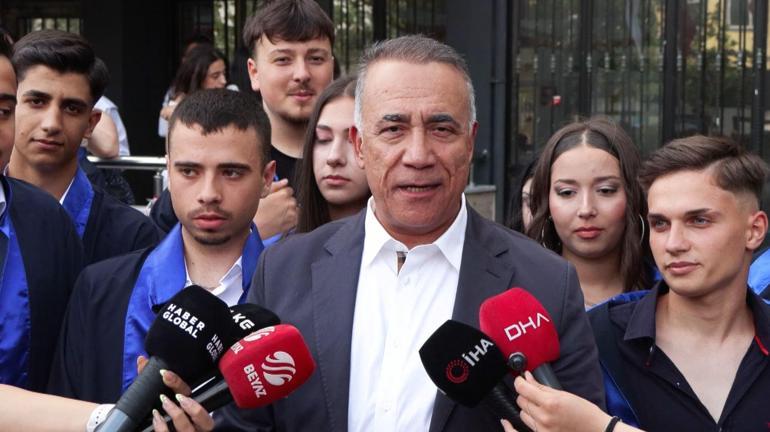 Sultangazi Belediyesi geleneksel mezuniyet törenlerini sürdürüyor