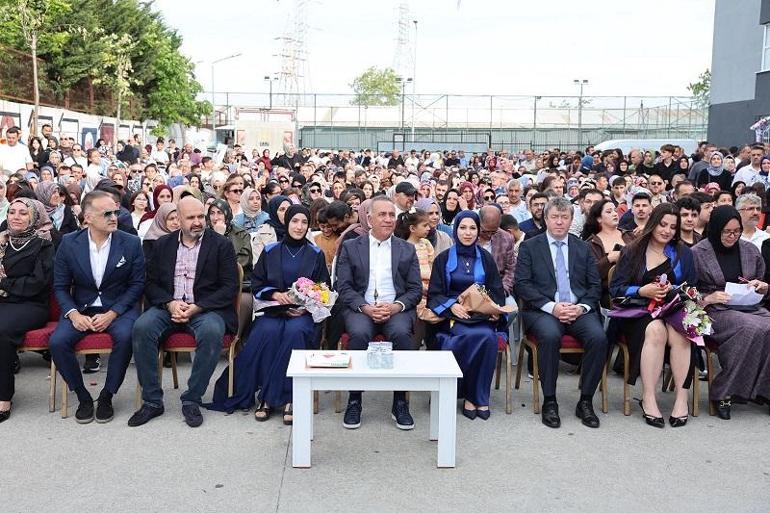Sultangazi Belediyesi geleneksel mezuniyet törenlerini sürdürüyor