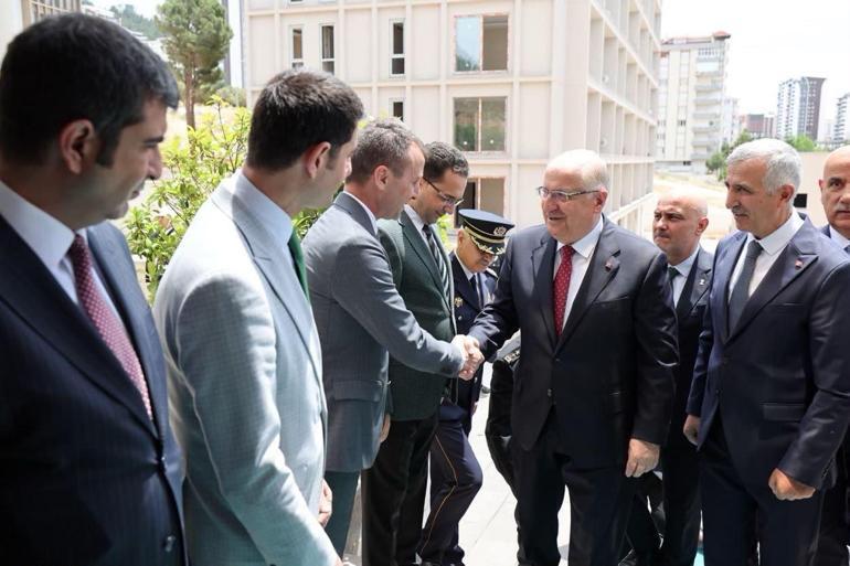 Bakan Güler, Kahramanmaraşta birlikleri denetledi