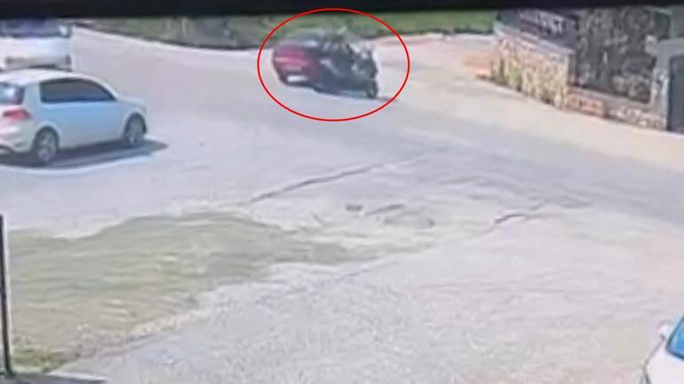 Otomobil ile çarpışan motosikletin sürücüsü yaralandı; kaza anı kamerada