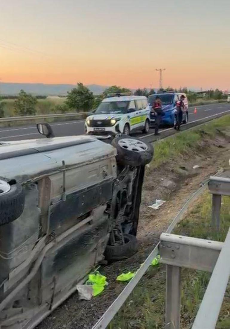 Ankarada otomobil, refüje çarpıp takla attı: 2 yaralı