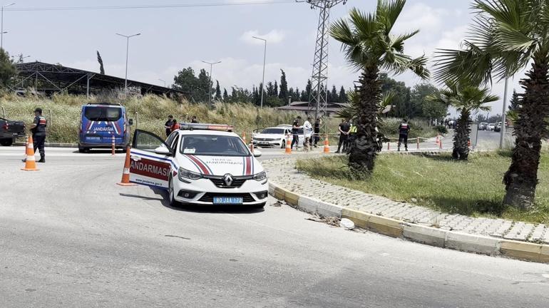 Cezaevi önünde 2 kişiyi vurup gasbettikleri otomobille kaçan 3 şüpheli yakalandı