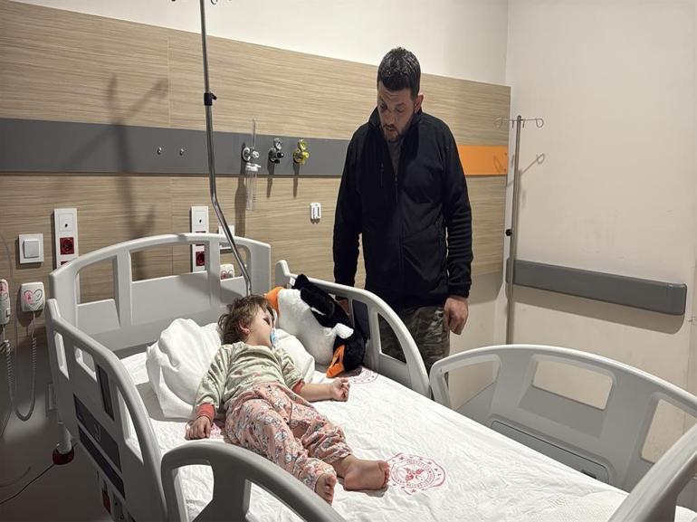 Kucağında bebeği olan babayı darbeden şüpheli adli kontrolle tahliye edildi
