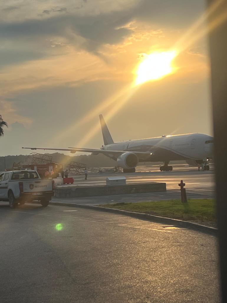 THY uçağı, Antalya Havalimanı’nda radar direğine çarptı